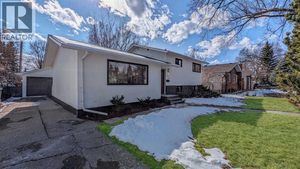 Single Family House 3 Level for Sale in  Haverhill Road SW Haysboro Calgary 