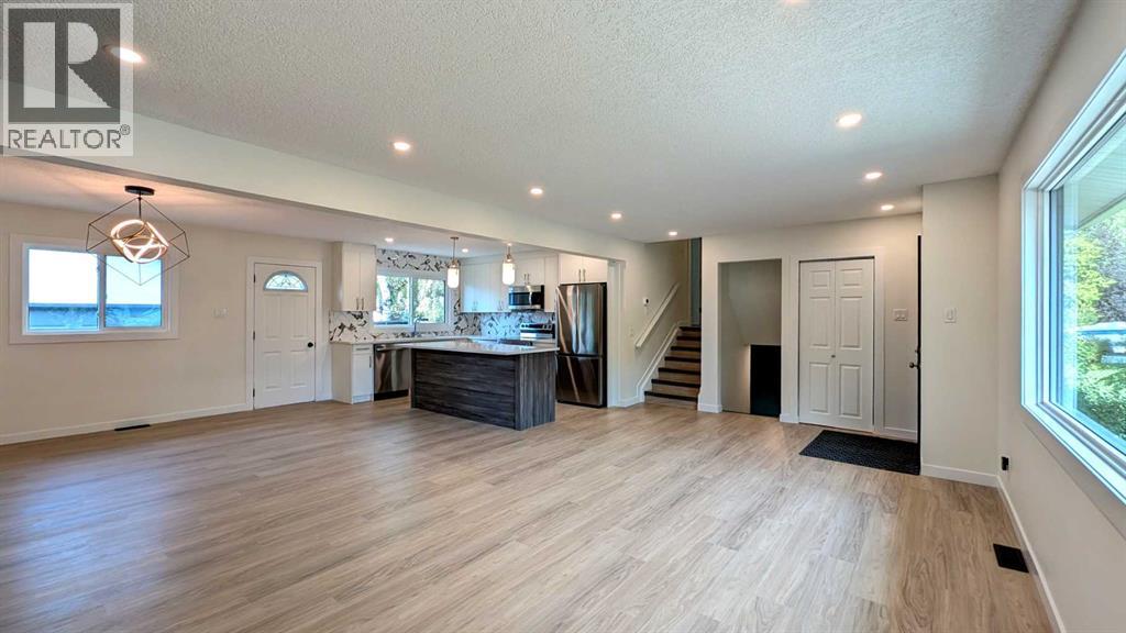 Single Family House 3 Level for Sale in  Haverhill Road SW Haysboro Calgary 