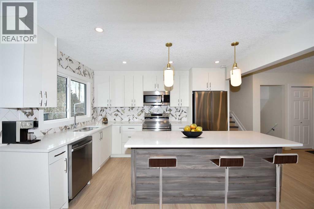 Single Family House 3 Level for Sale in  Haverhill Road SW Haysboro Calgary 