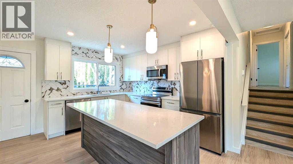 Single Family House 3 Level for Sale in  Haverhill Road SW Haysboro Calgary 