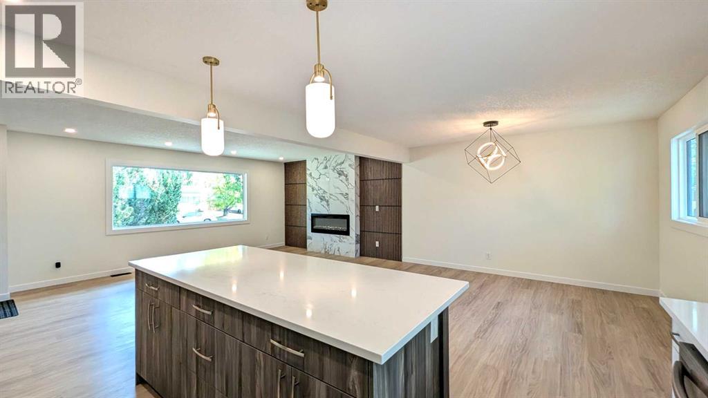 Single Family House 3 Level for Sale in  Haverhill Road SW Haysboro Calgary 