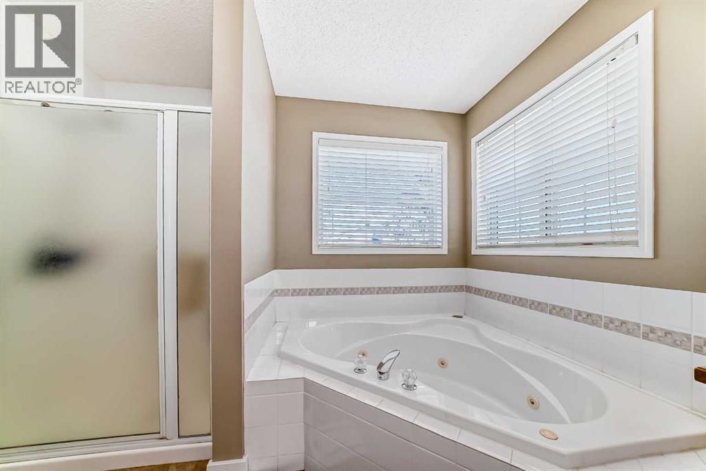 Single Family House for Sale in  Coral Keys Place NE Coral Springs Calgary 