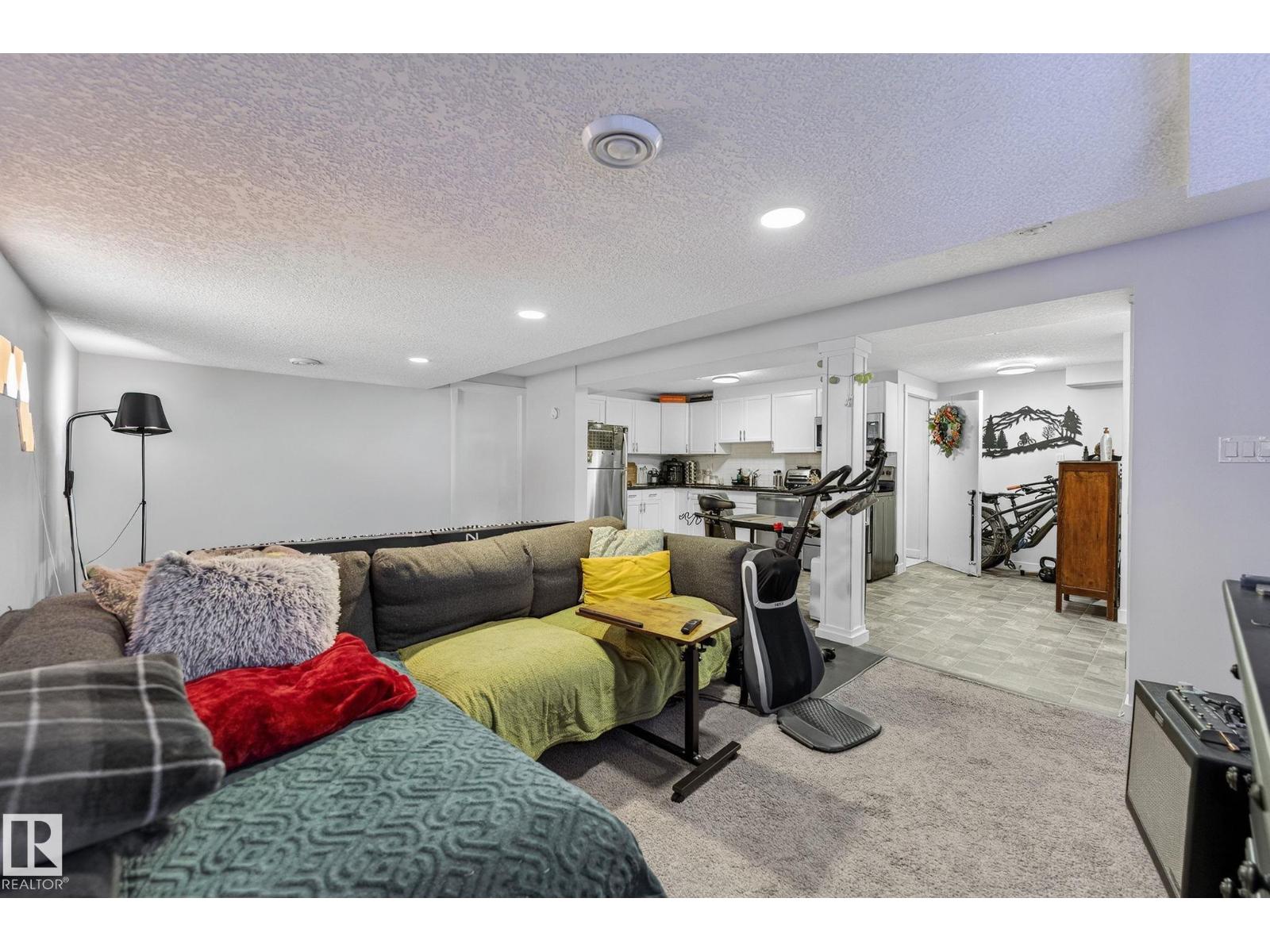 3740 63 ST NW NW, Edmonton