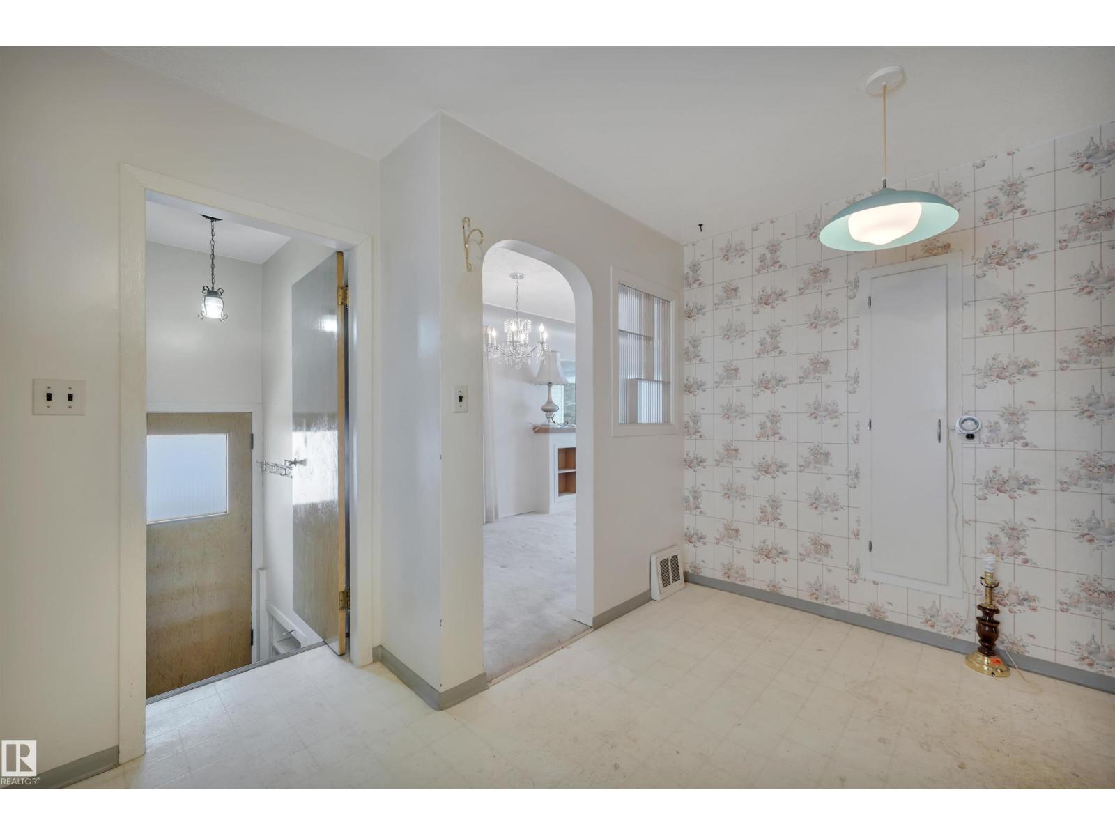 11423 112 AV NW, Edmonton