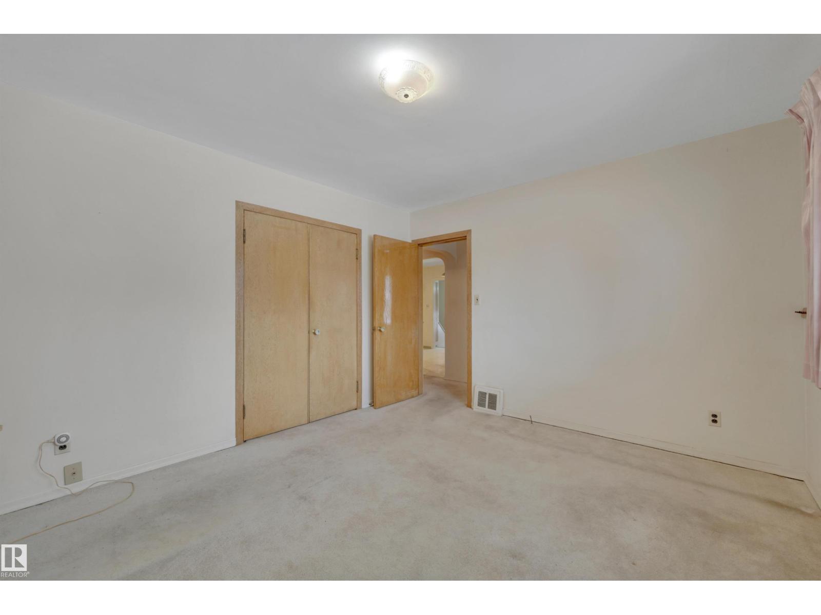 11423 112 AV NW, Edmonton