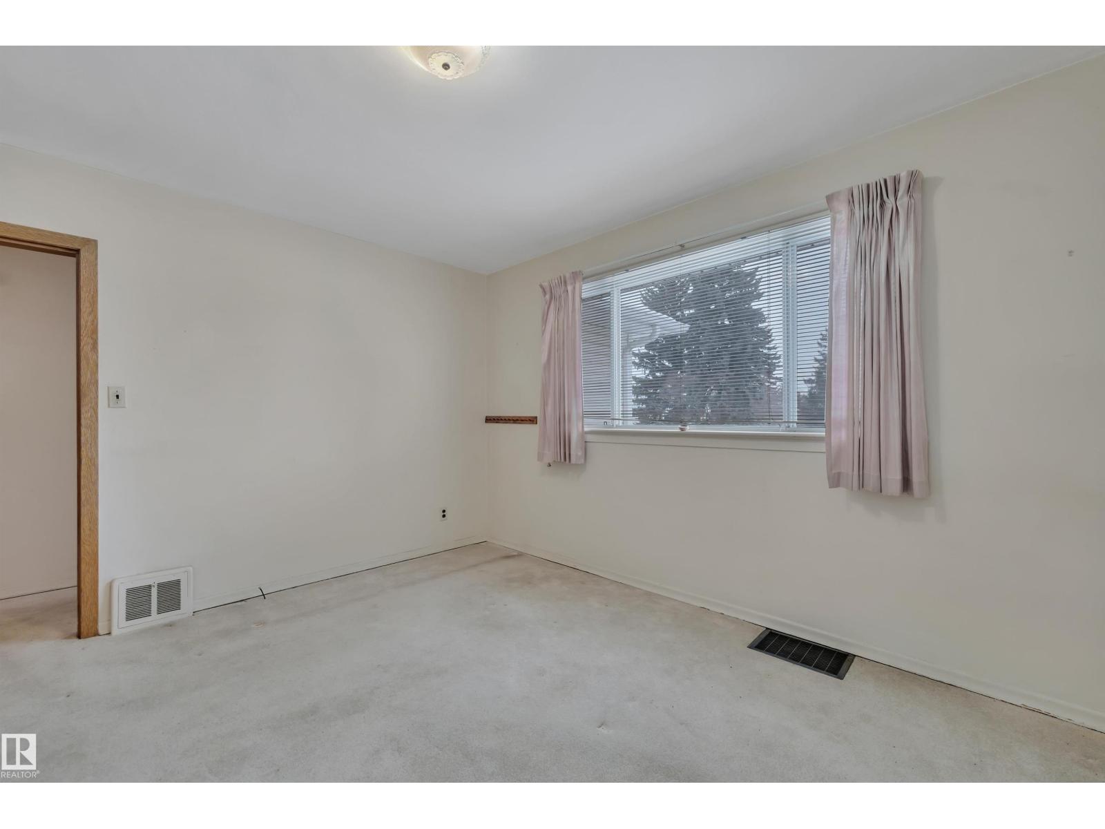 11423 112 AV NW, Edmonton