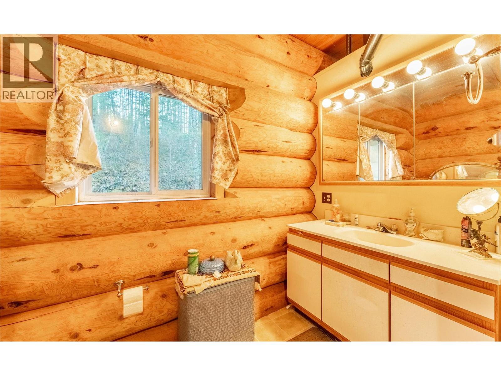 7349 MAJESTIC Road - 32