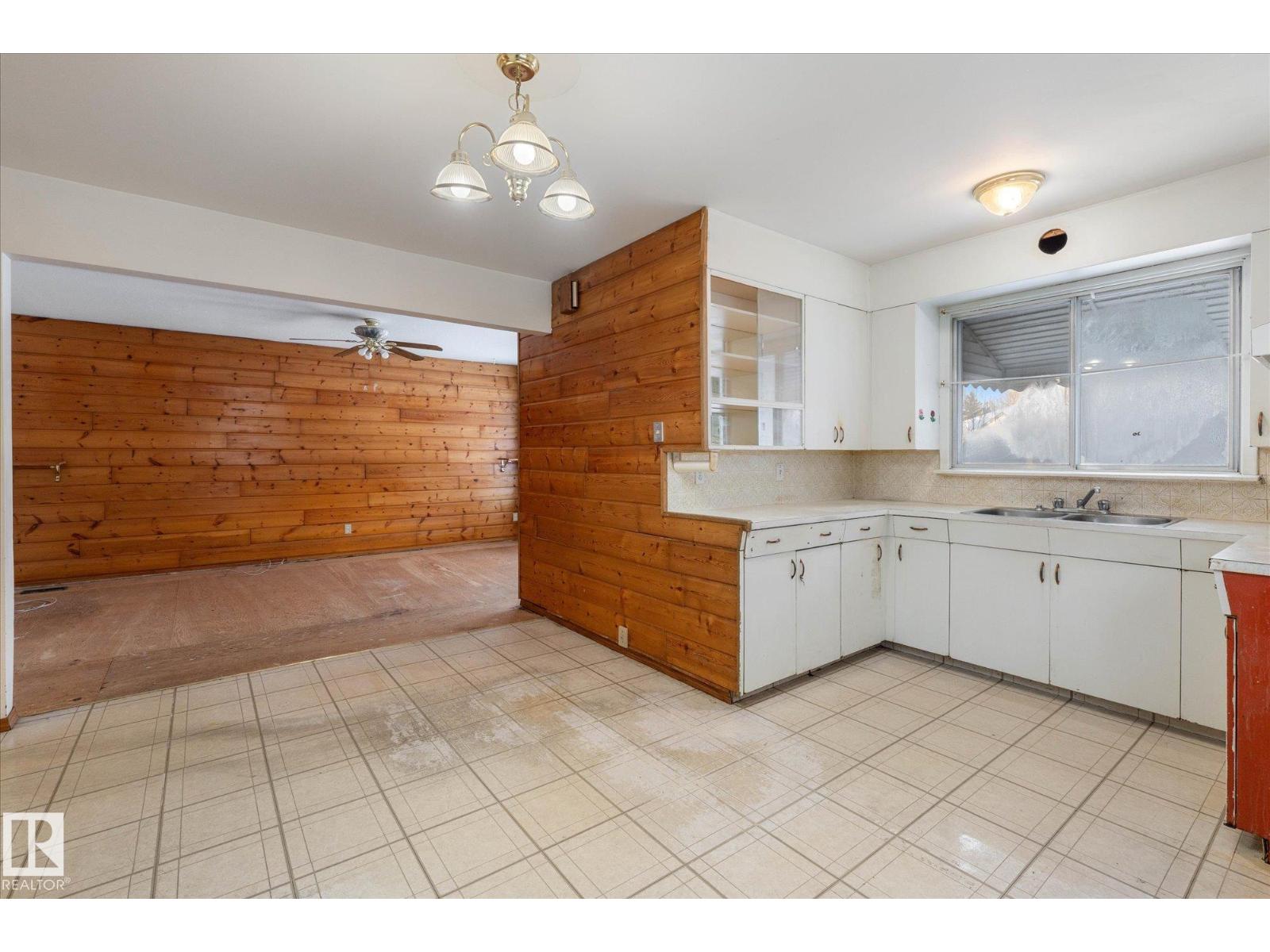 12916 71 ST NW, Edmonton