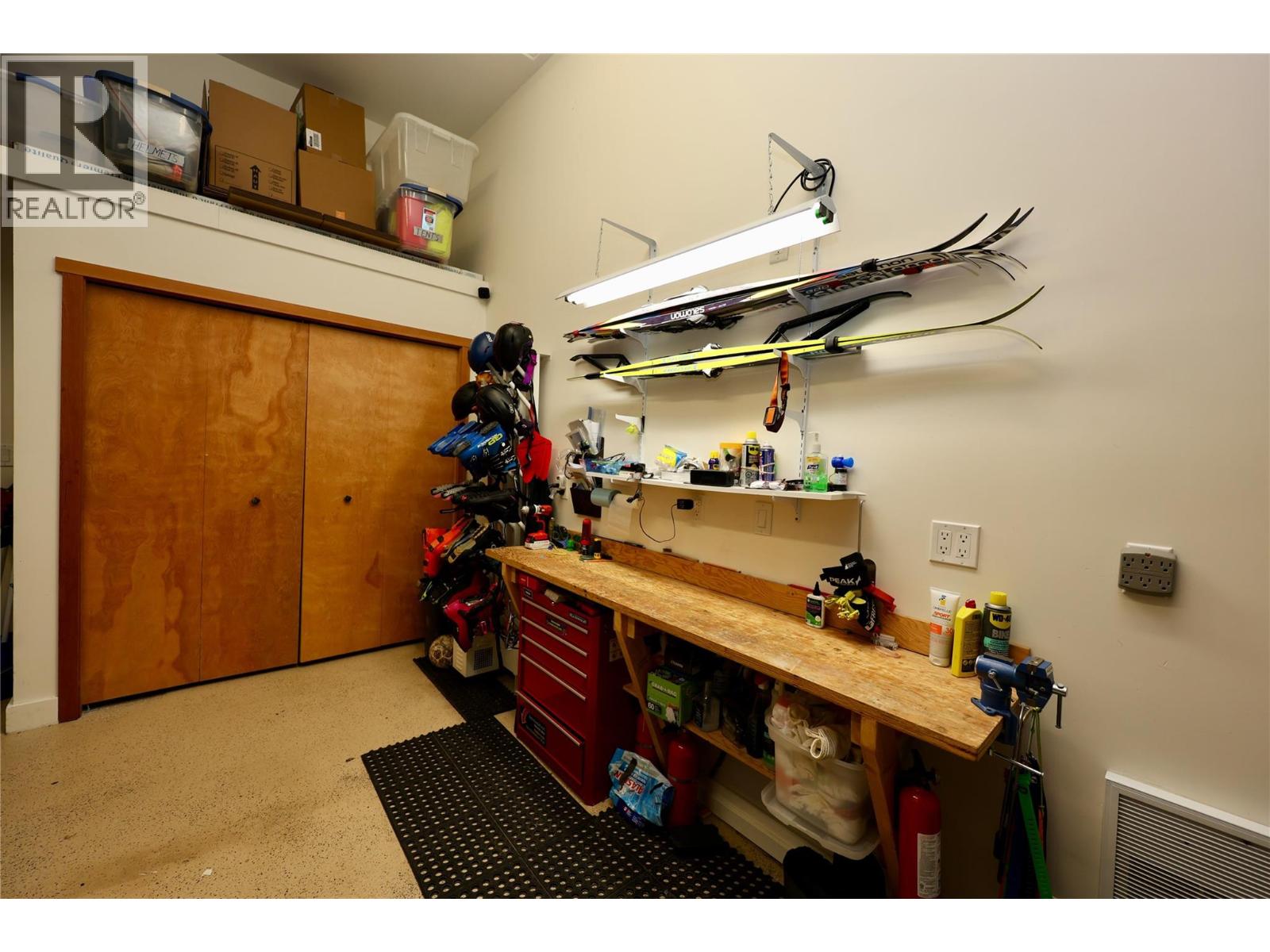 #9 1336 PALLISER TRAIL - 48