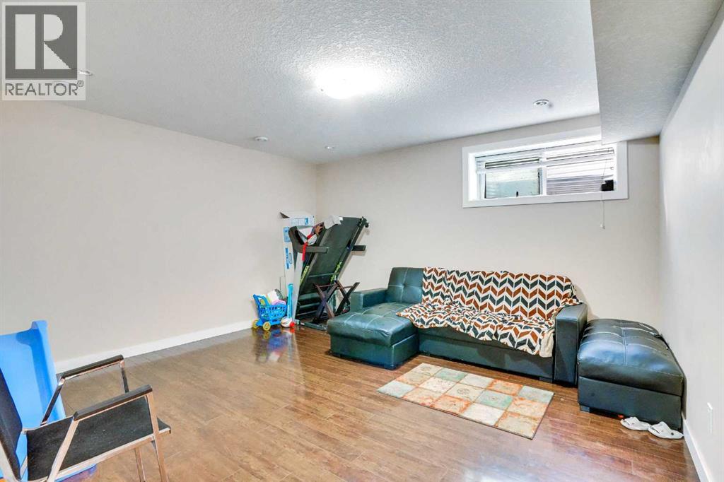 Single Family House for Sale in  Skyview Shores Manor NE Skyview Ranch Calgary 