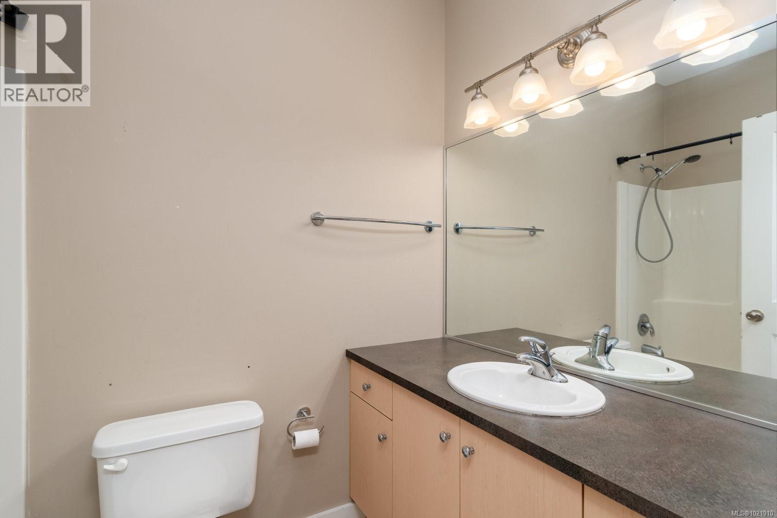 909 Cavalcade Terr, Langford