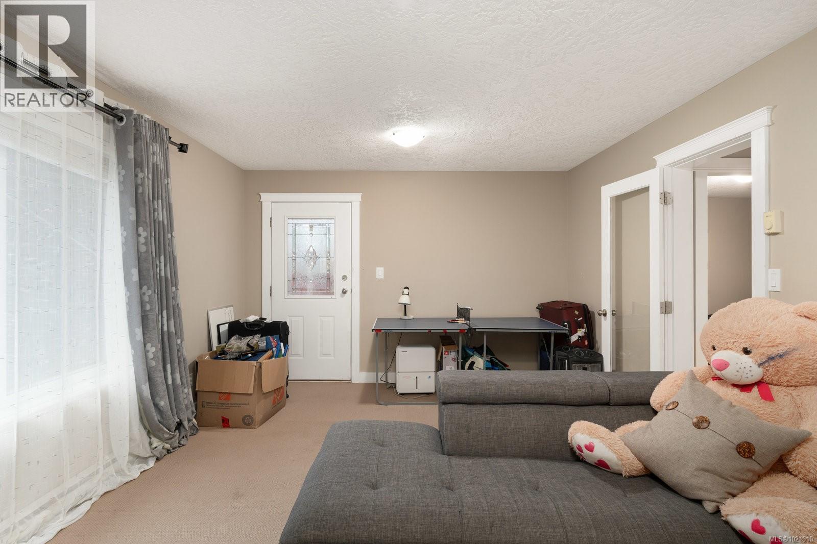 909 Cavalcade Terr, Langford