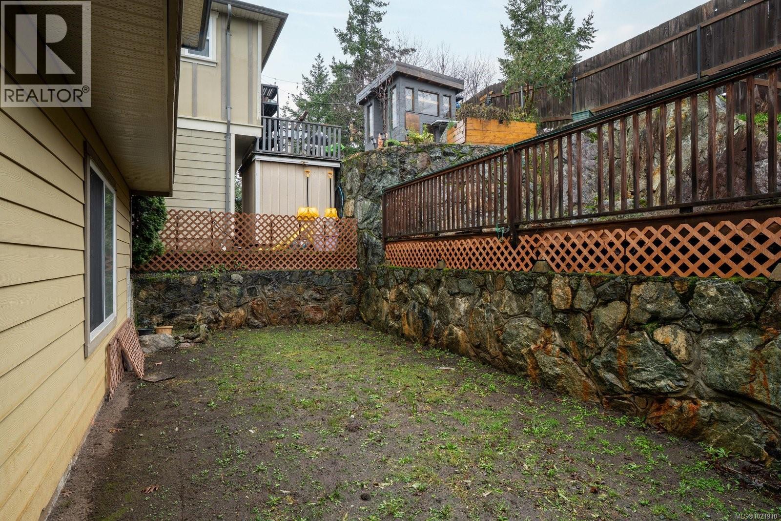 909 Cavalcade Terr, Langford