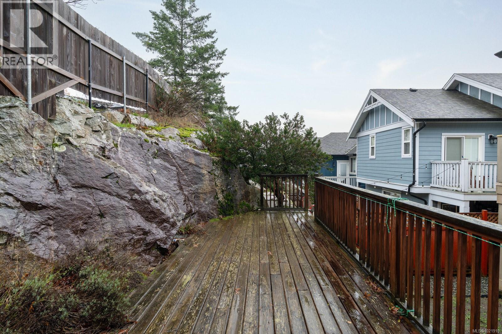 909 Cavalcade Terr, Langford