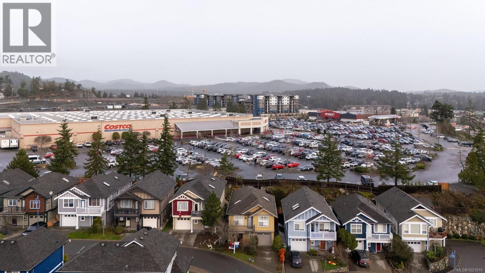 909 Cavalcade Terr, Langford