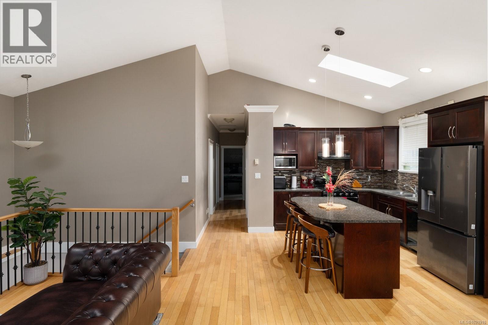 909 Cavalcade Terr, Langford