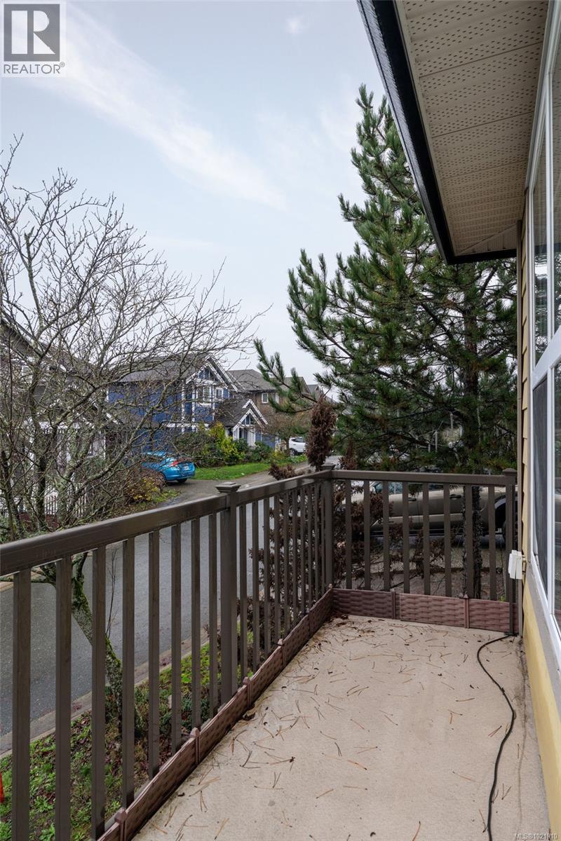 909 Cavalcade Terr, Langford