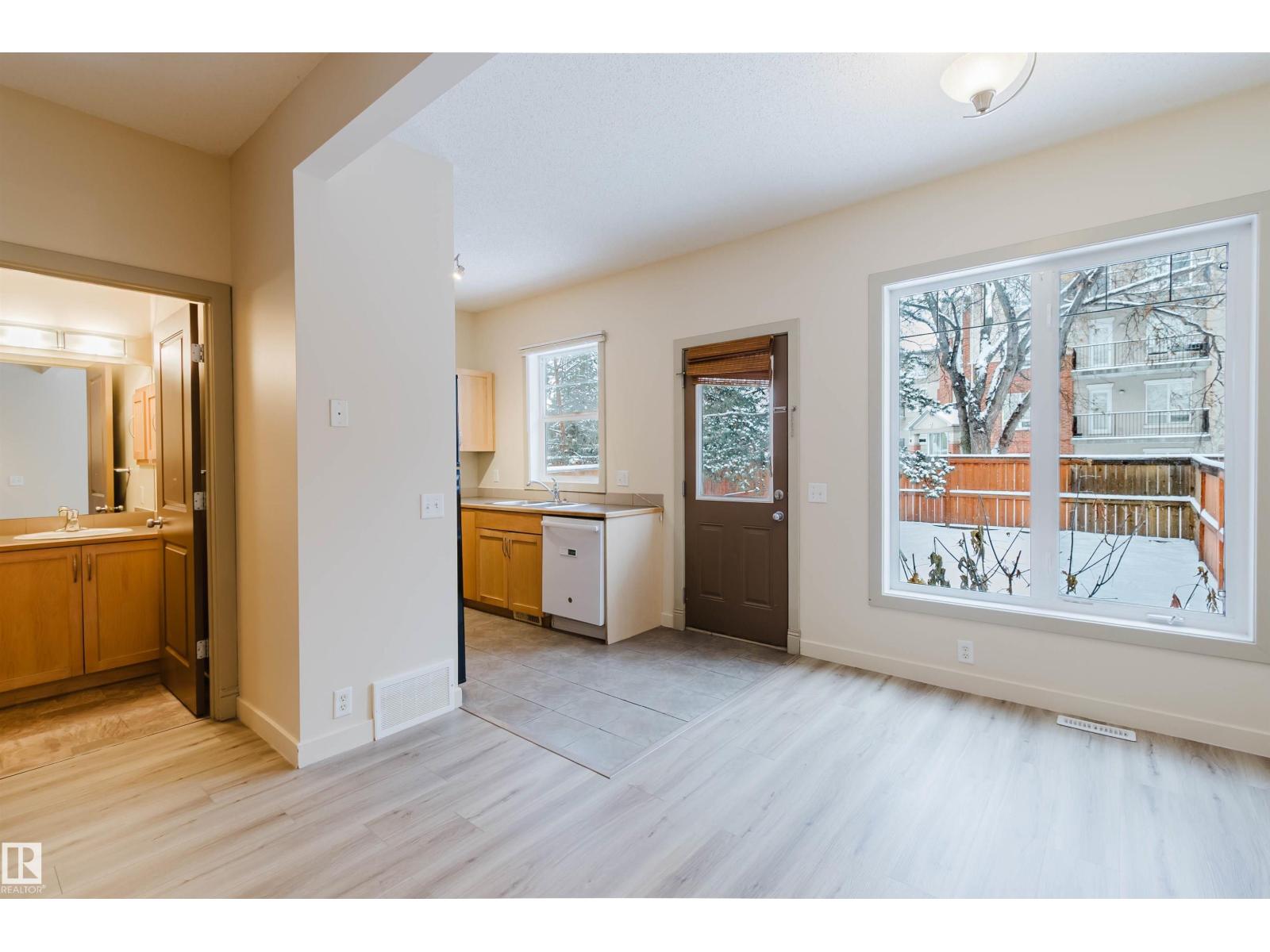 Single Family House for Sale 