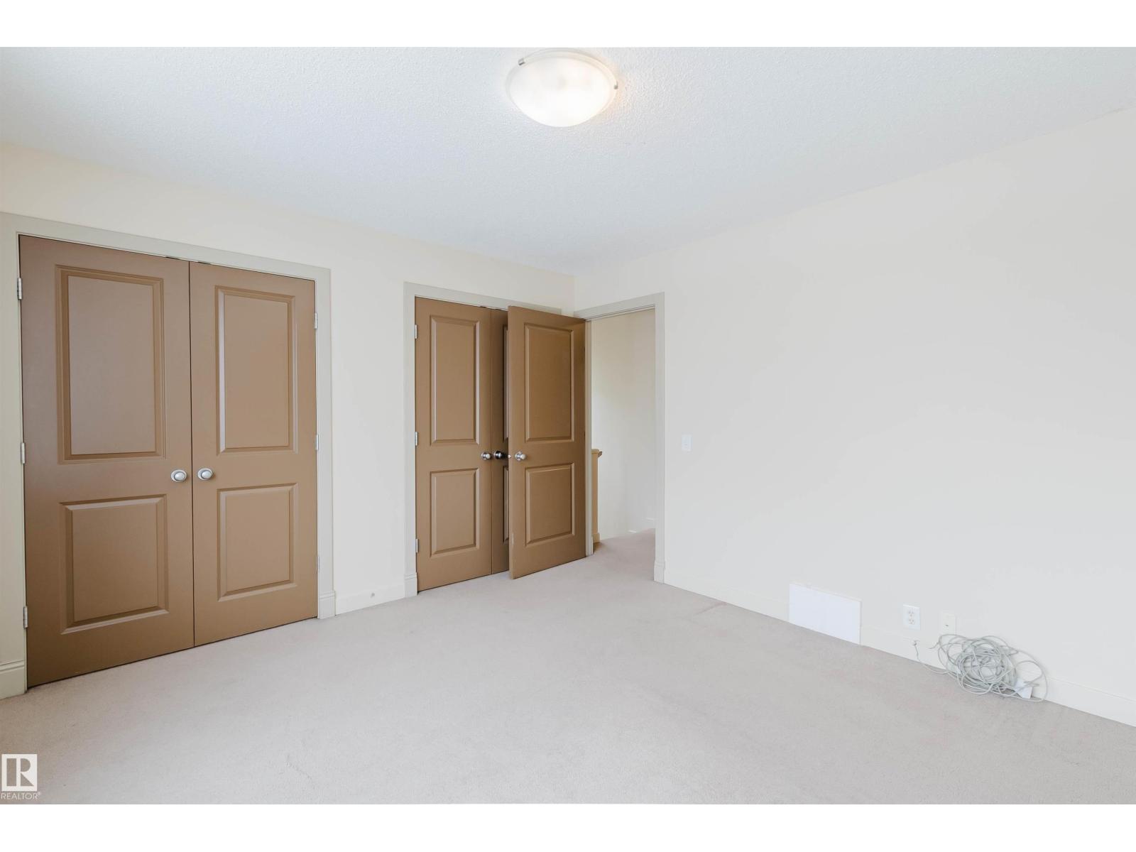 Single Family House for Sale 