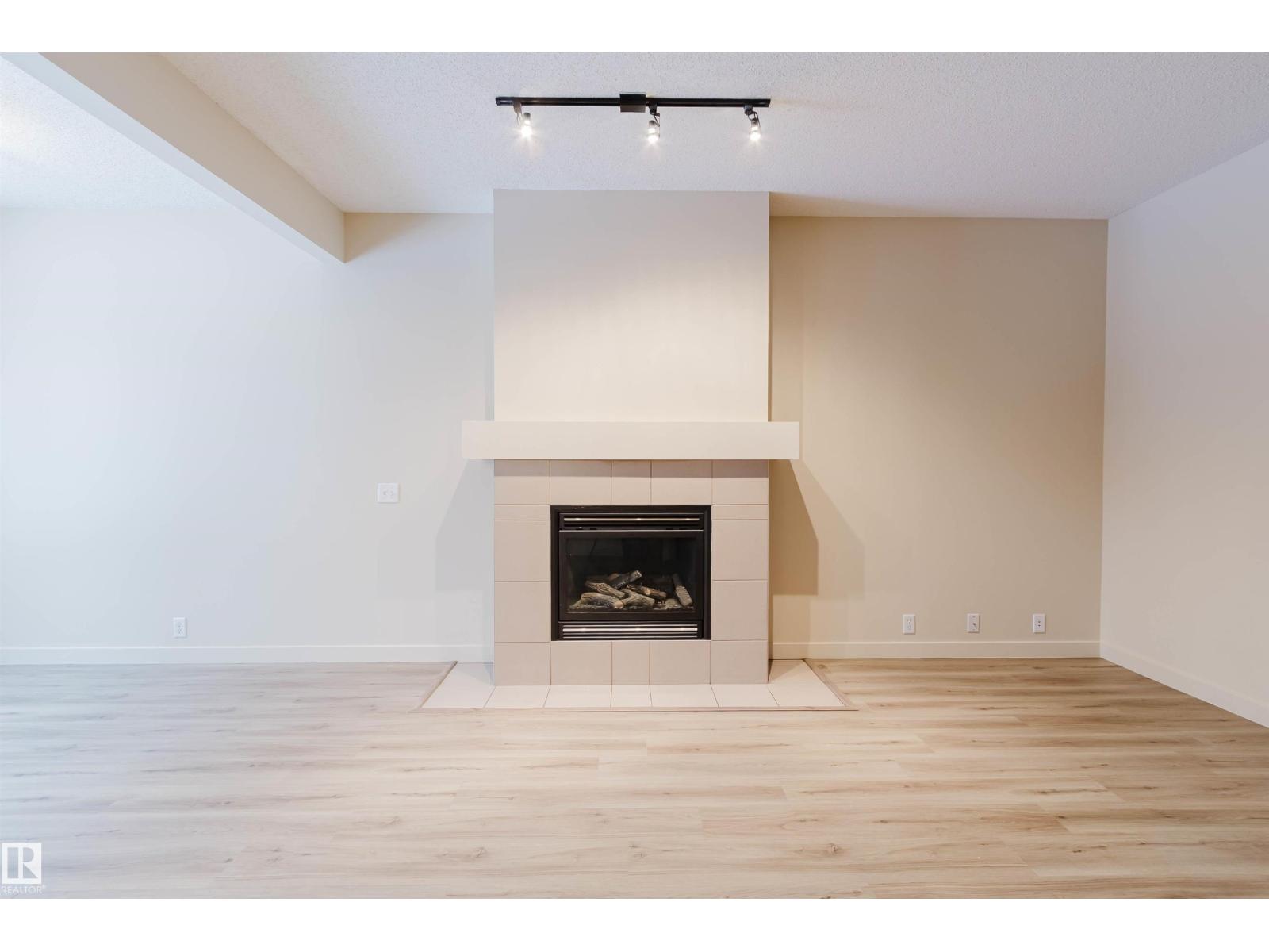 Single Family House for Sale 