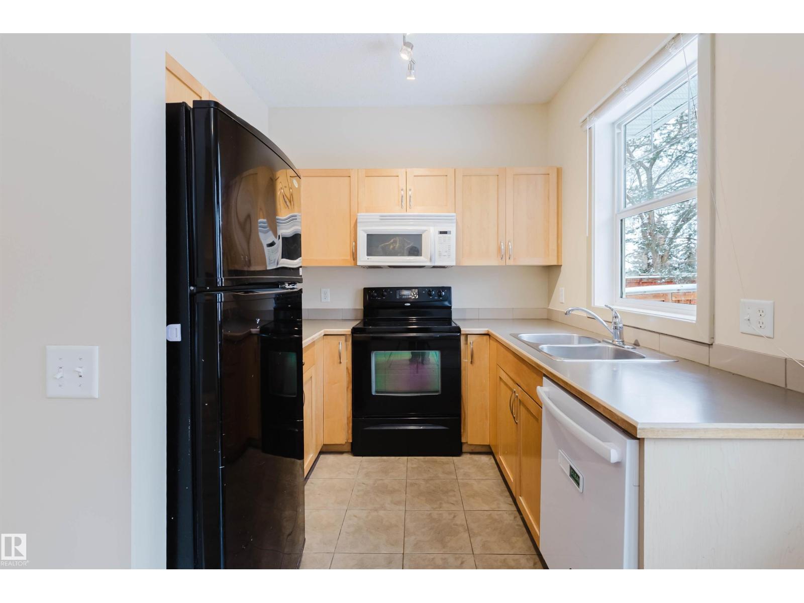 Single Family House for Sale 