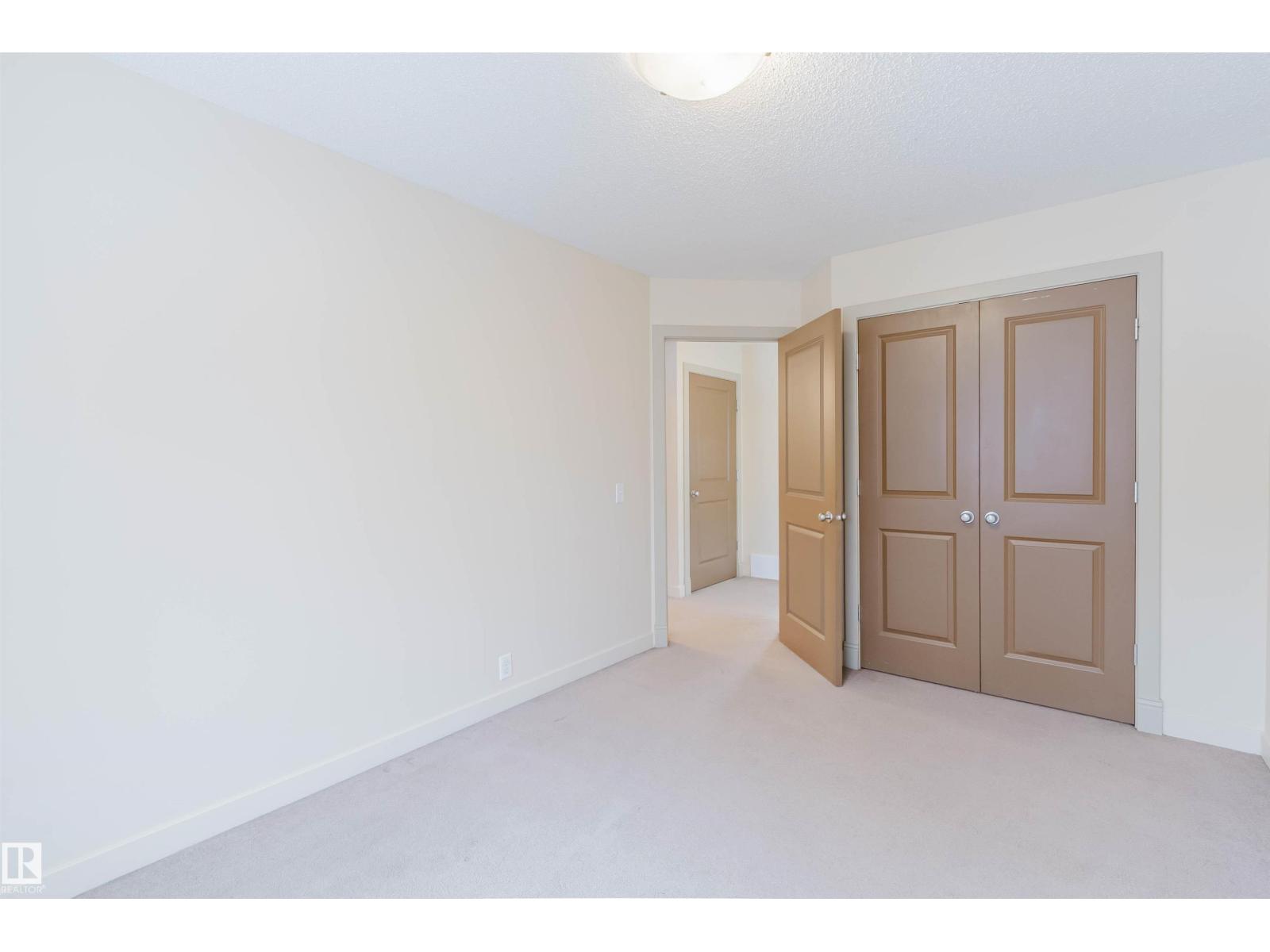 Single Family House for Sale 