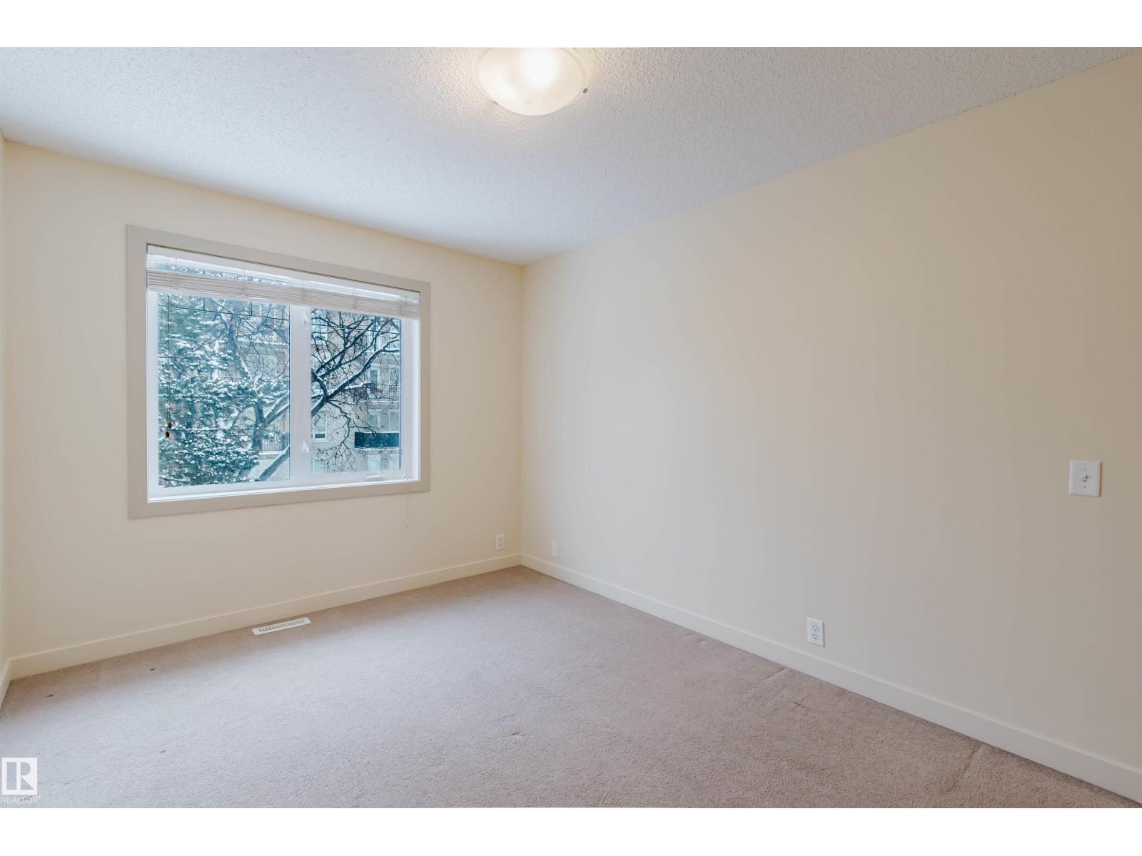 Single Family House for Sale 