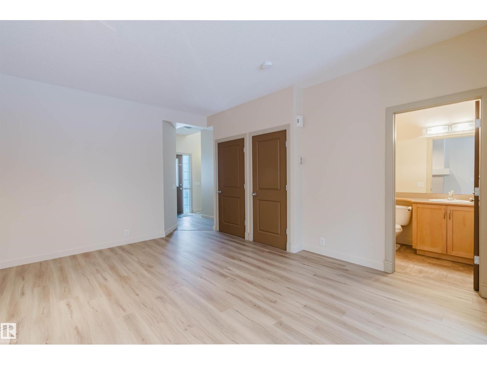 Single Family House for Sale 