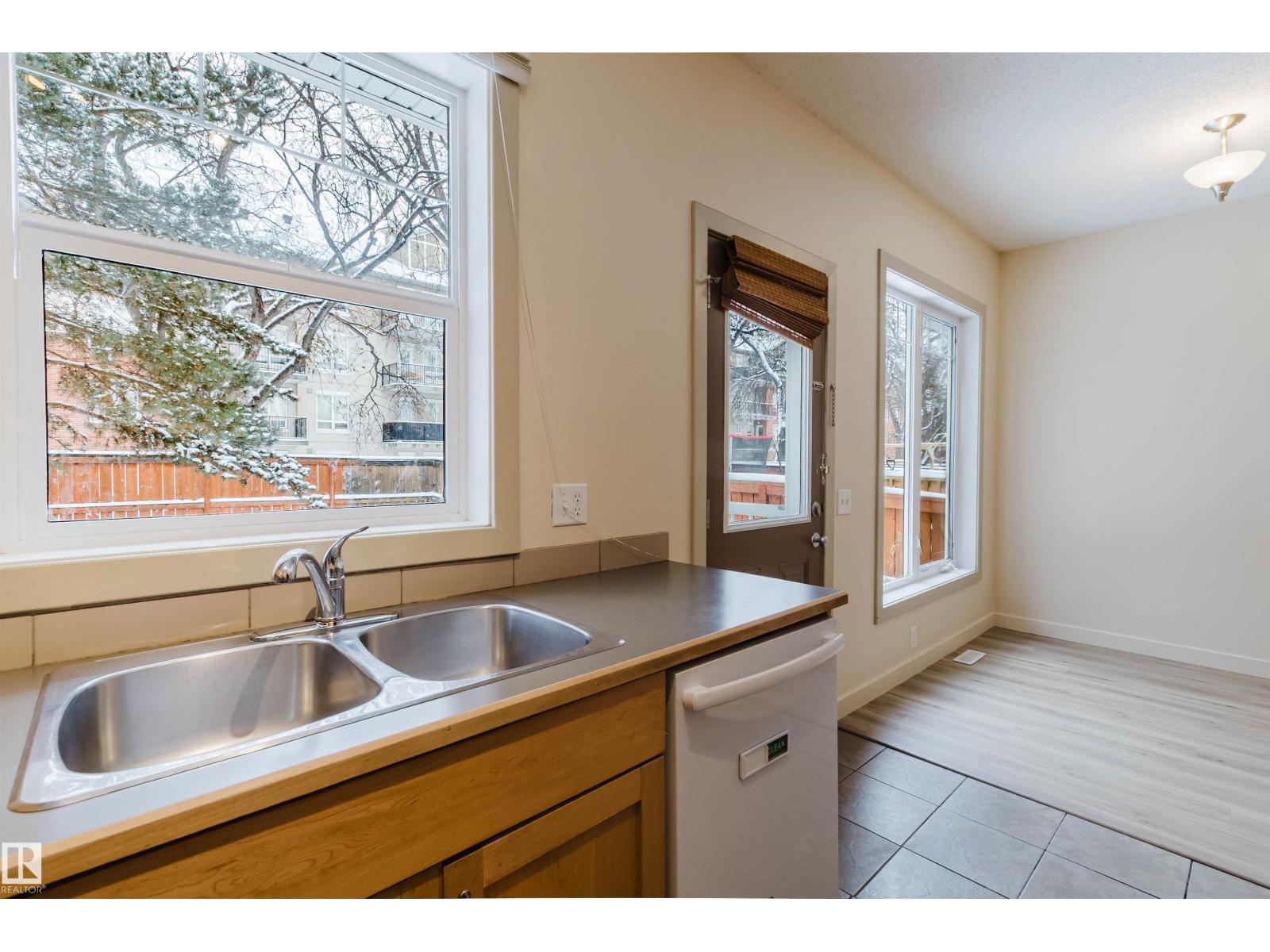 Single Family House for Sale 