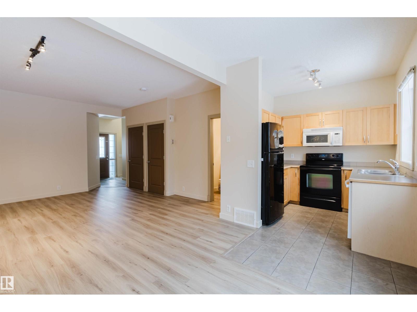 Single Family House for Sale 