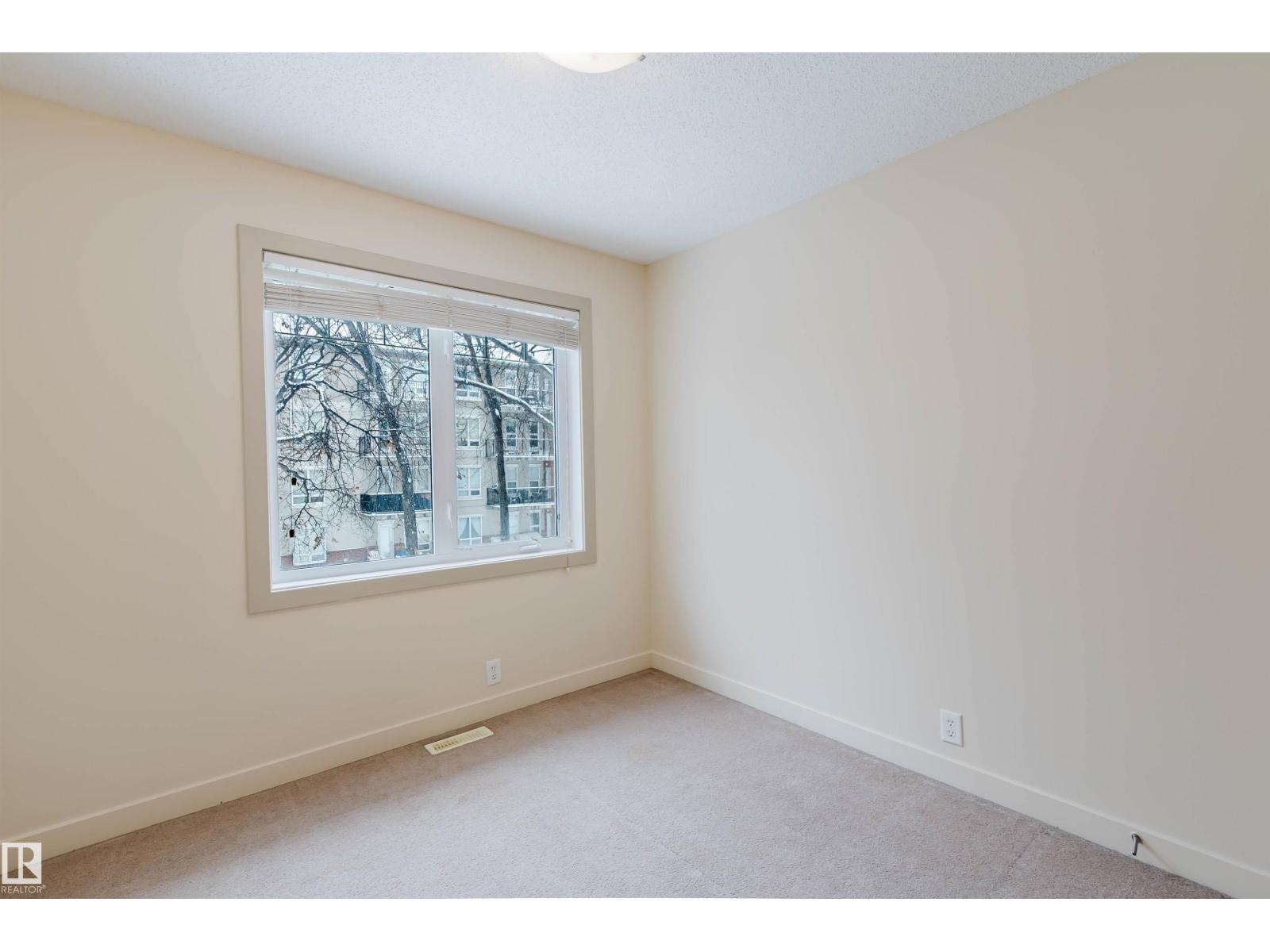 Single Family House for Sale 