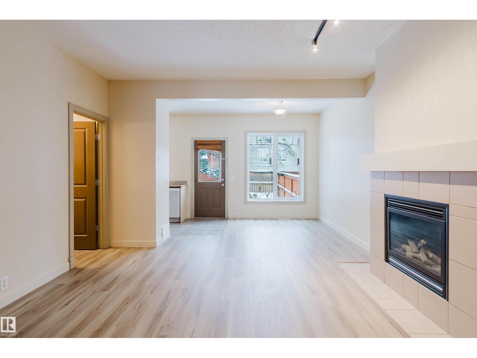 Single Family House for Sale 