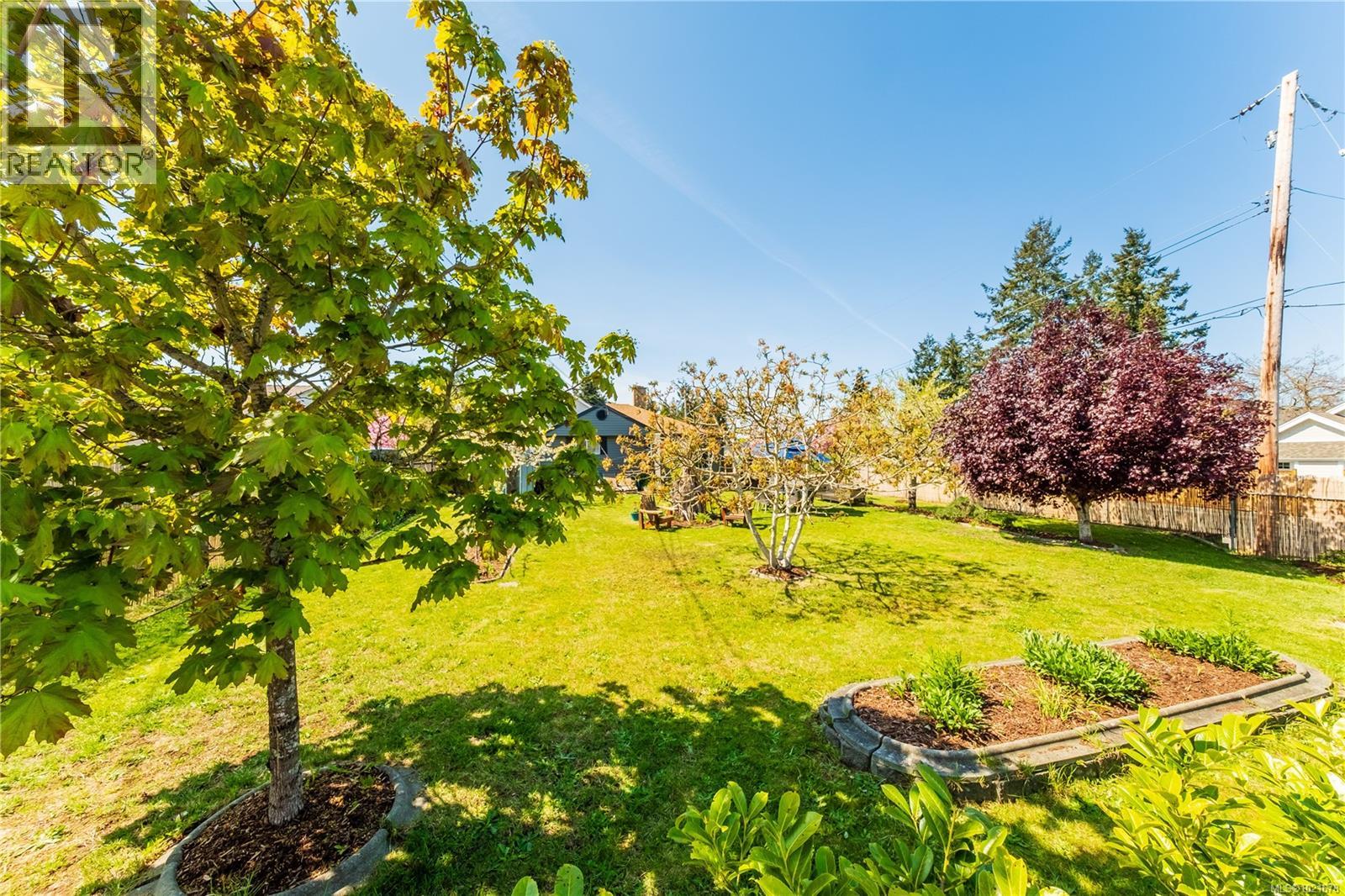 487 Pym St N, Parksville