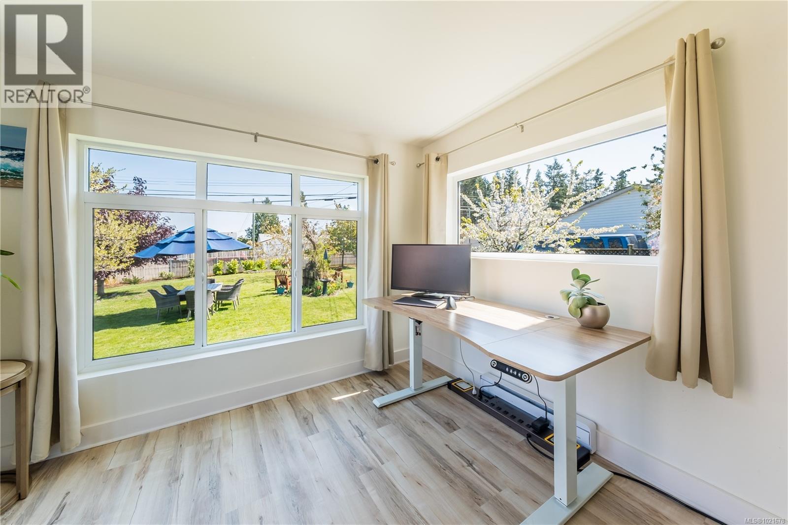 487 Pym St N, Parksville