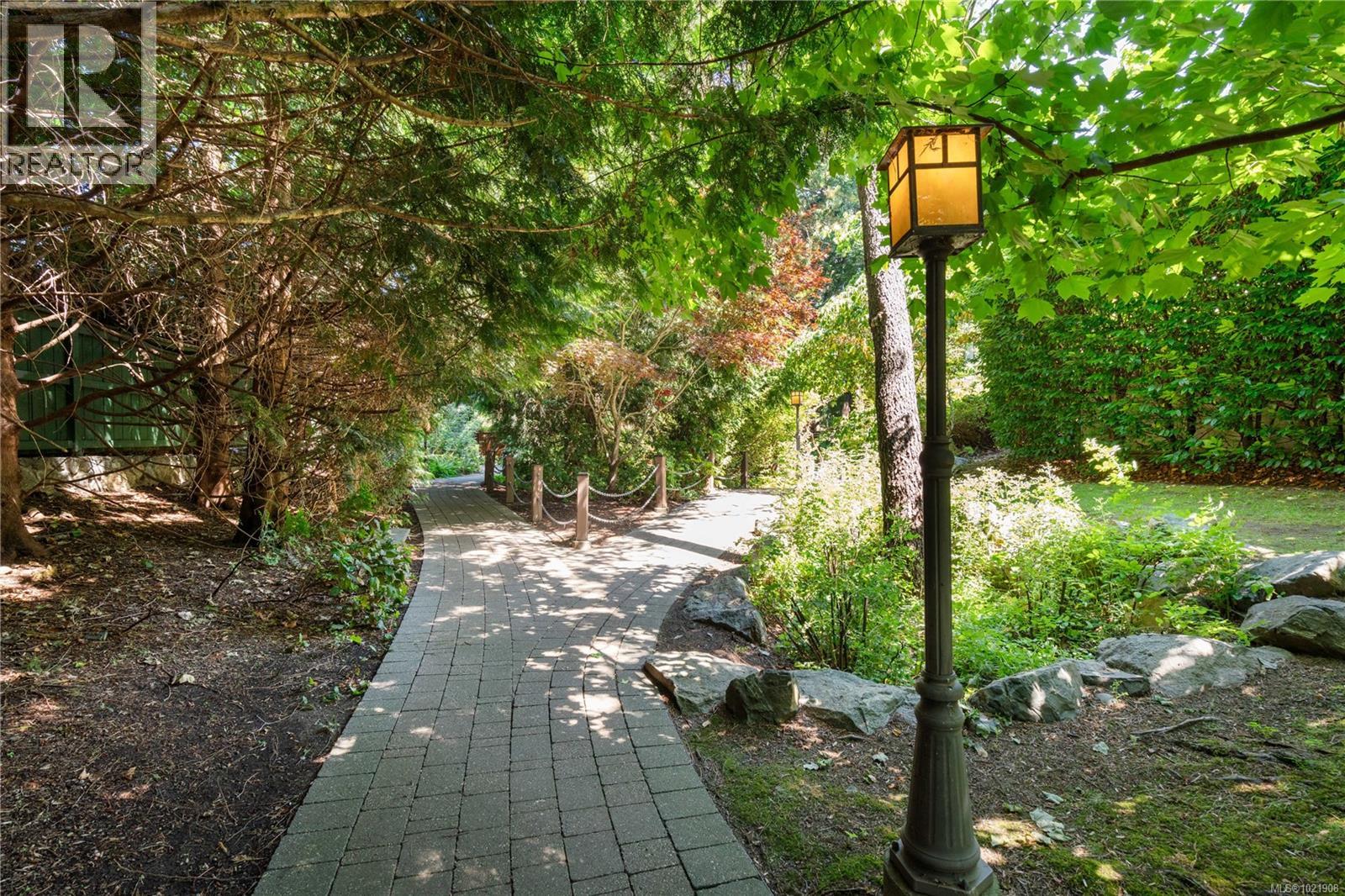 406 866 Brock Ave, Langford