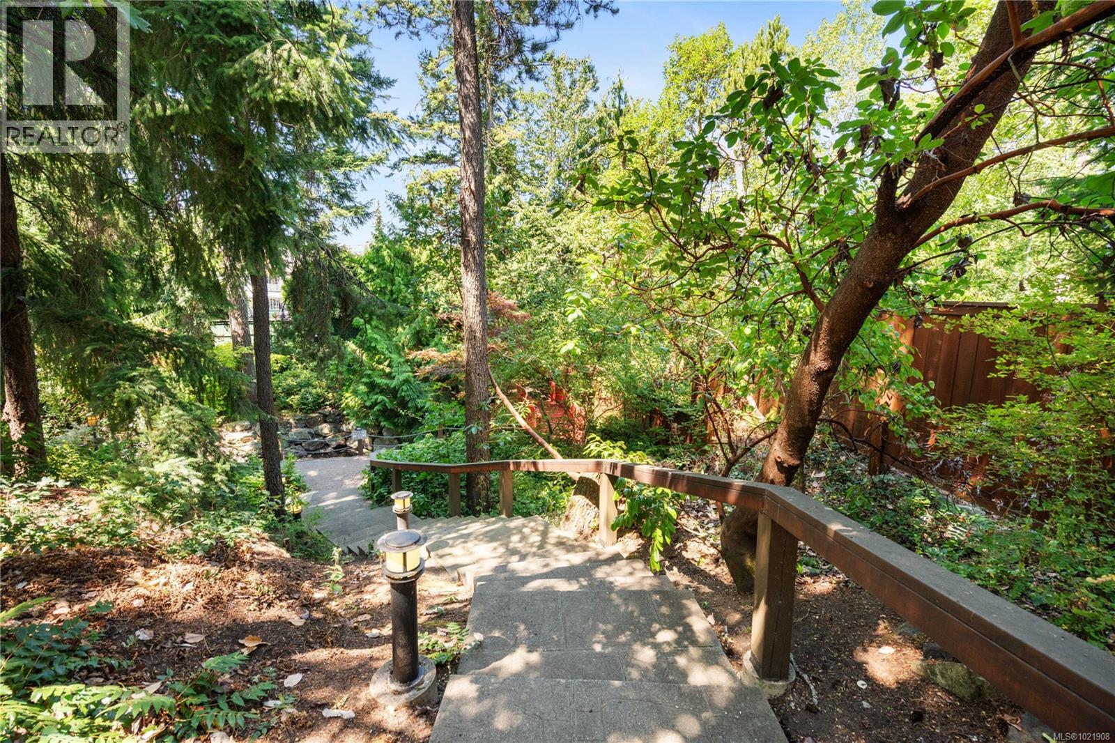 406 866 Brock Ave, Langford