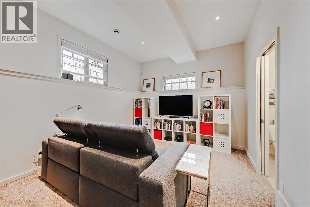 Single Family House for Sale in   Street NW Parkdale Calgary 