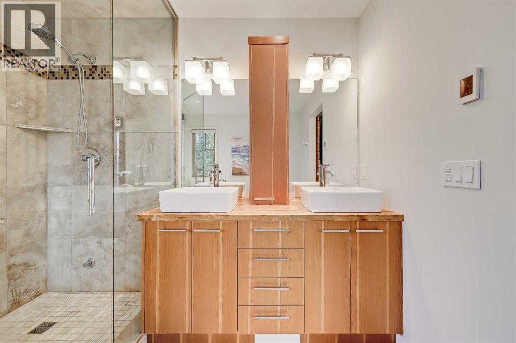 Single Family House for Sale in   Street NW Parkdale Calgary 