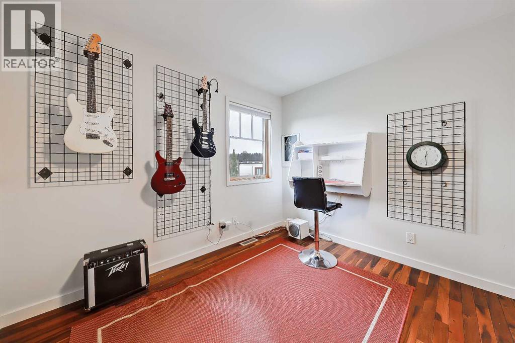 Single Family House for Sale in   Street NW Parkdale Calgary 