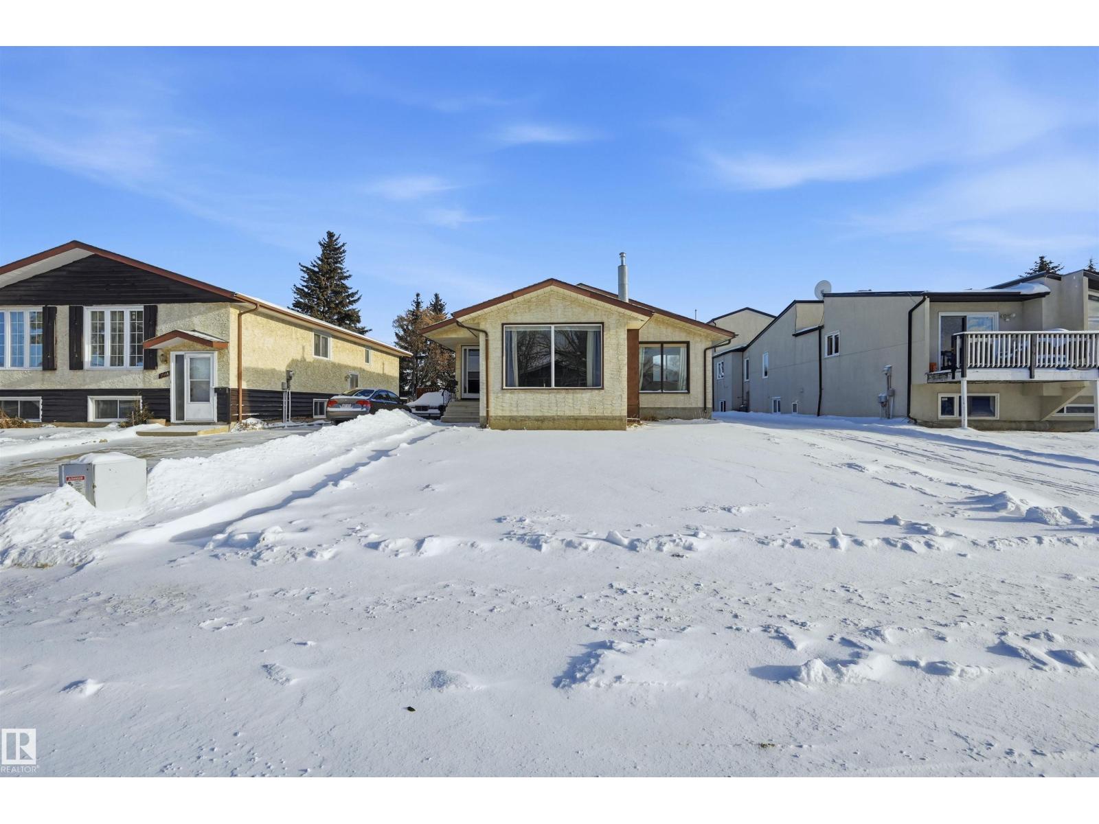 2007 49A ST NW, Edmonton