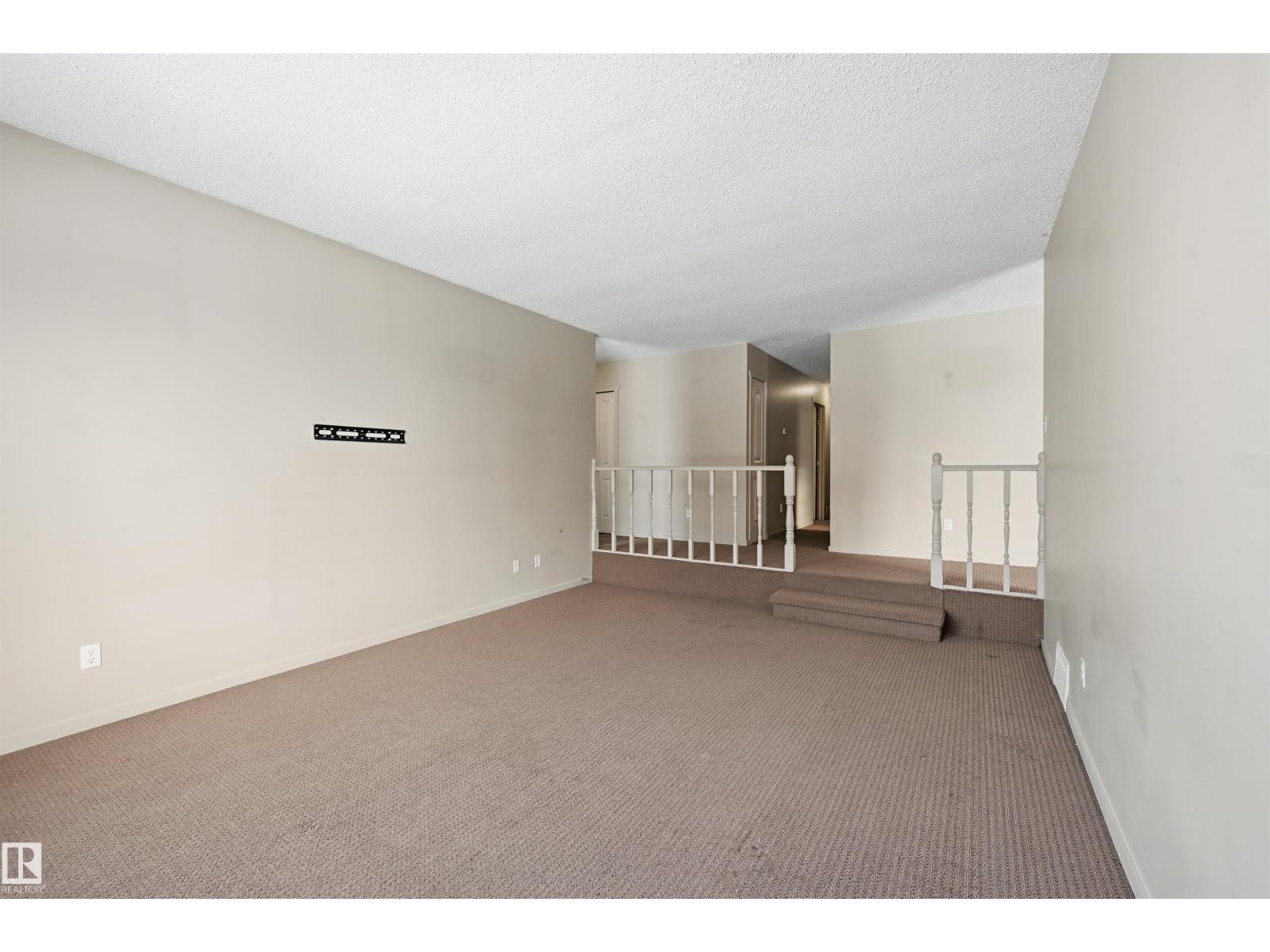 2007 49A ST NW, Edmonton