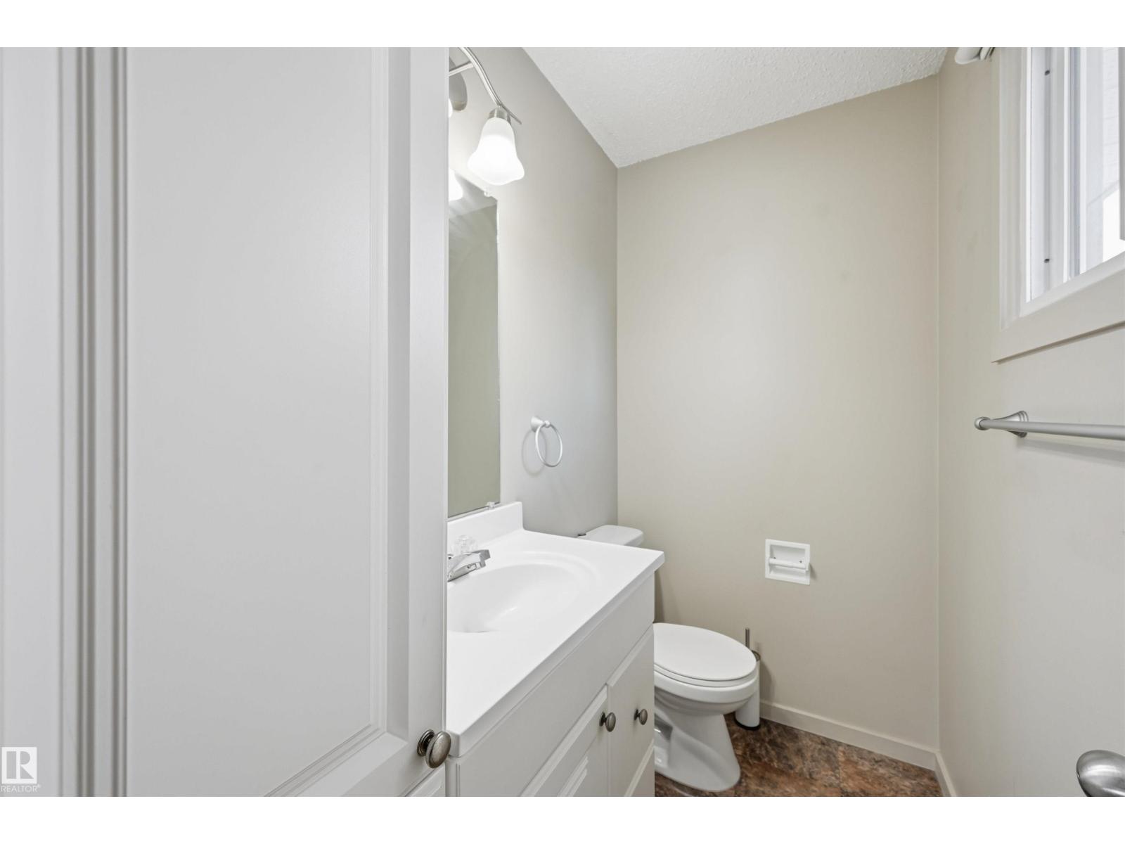 2007 49A ST NW, Edmonton