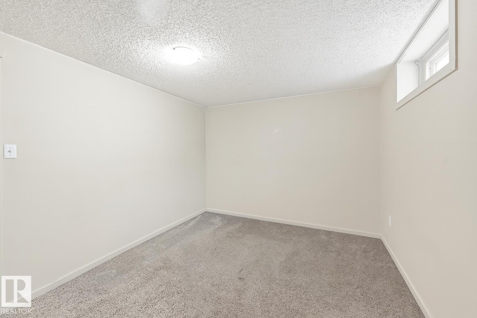 2007 49A ST NW, Edmonton