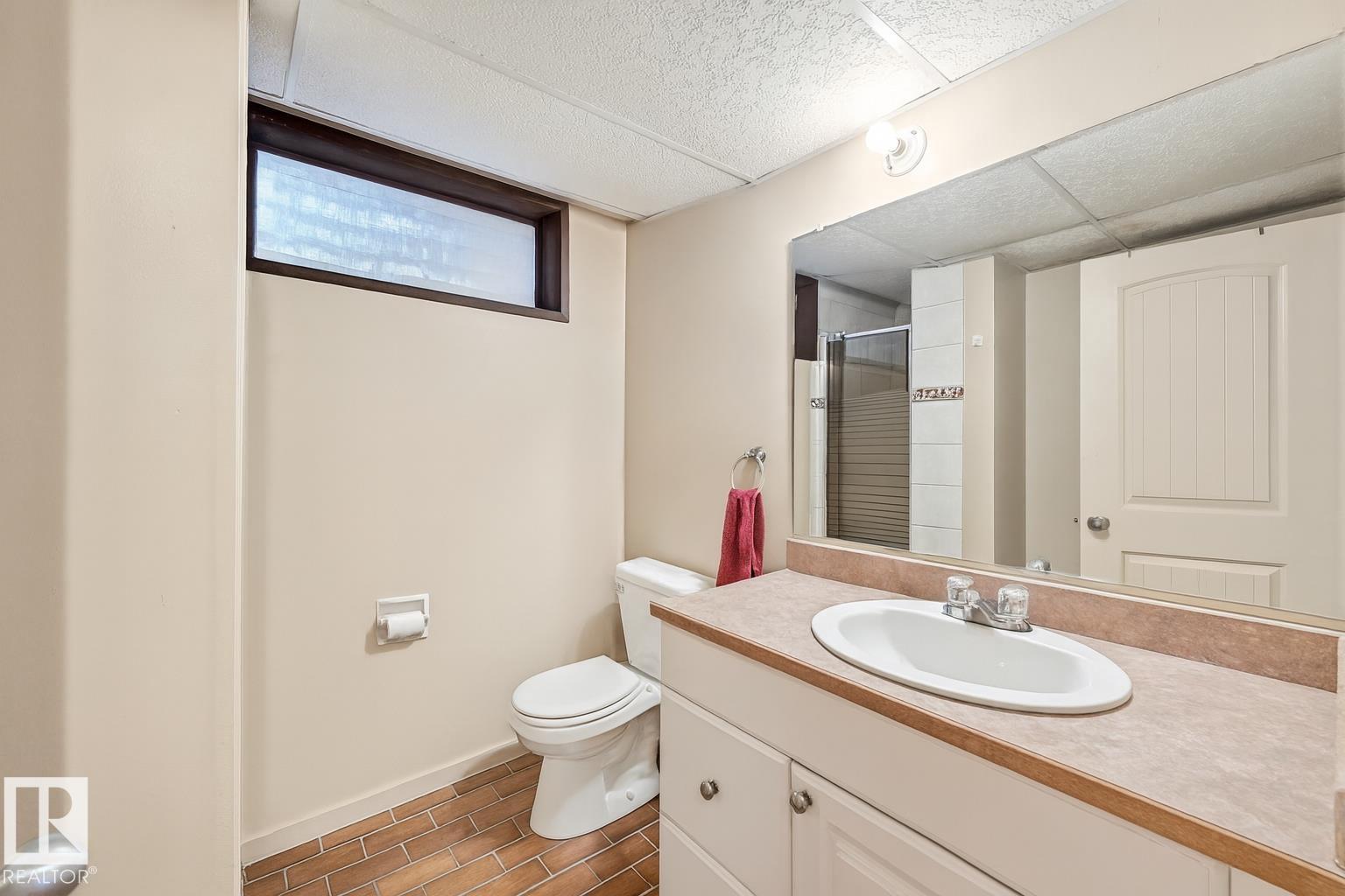 2007 49A ST NW, Edmonton