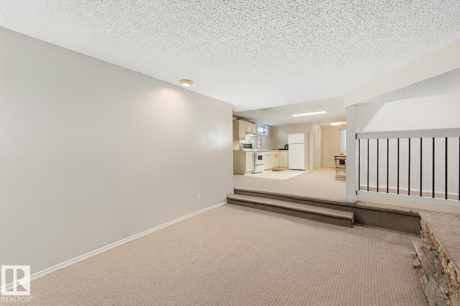 2007 49A ST NW, Edmonton