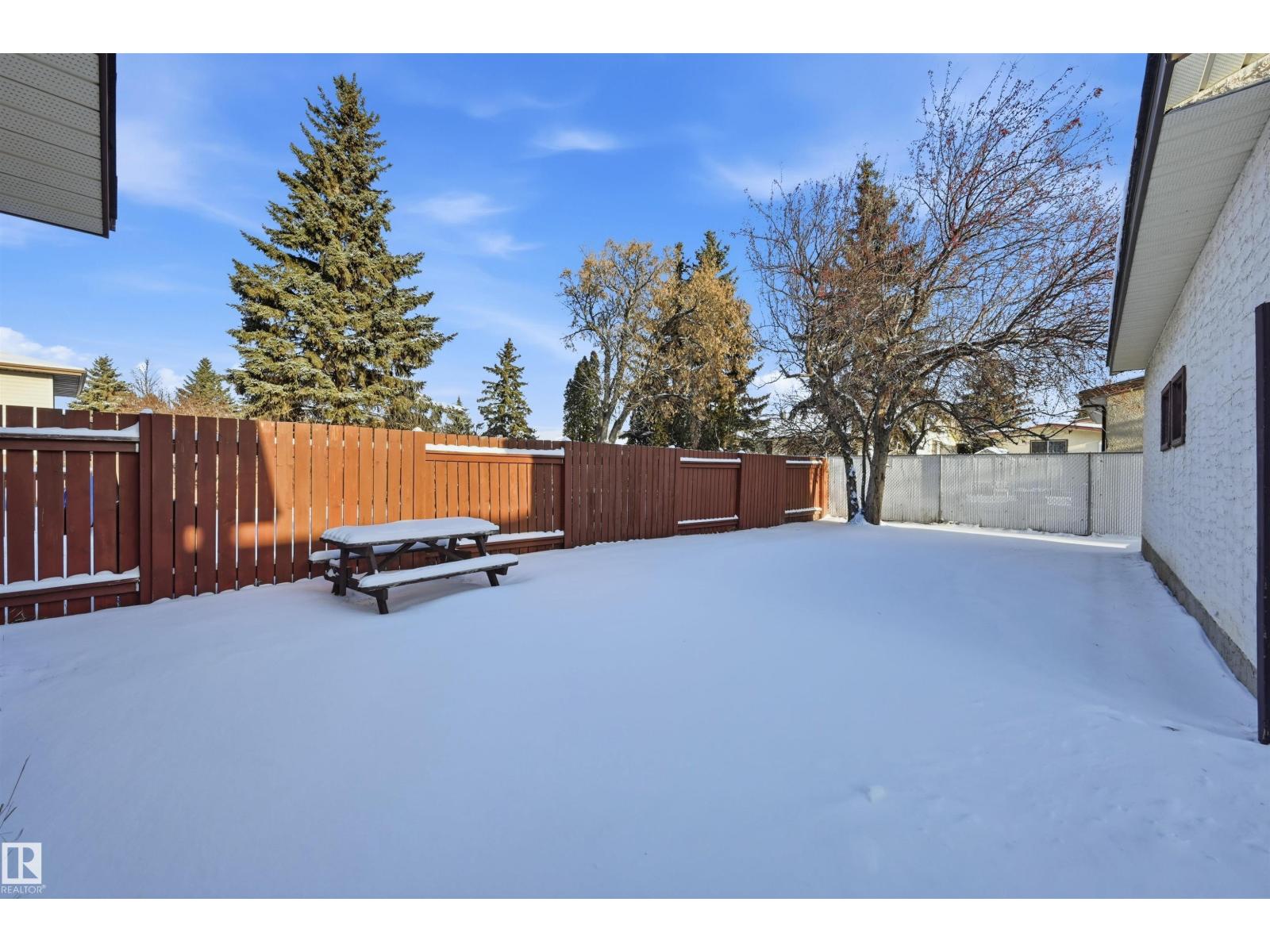 2007 49A ST NW, Edmonton