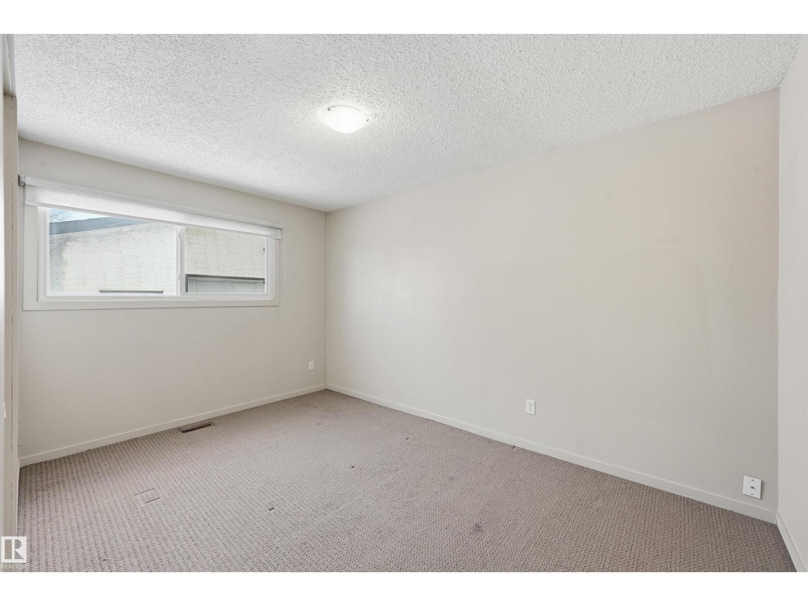 2007 49A ST NW, Edmonton