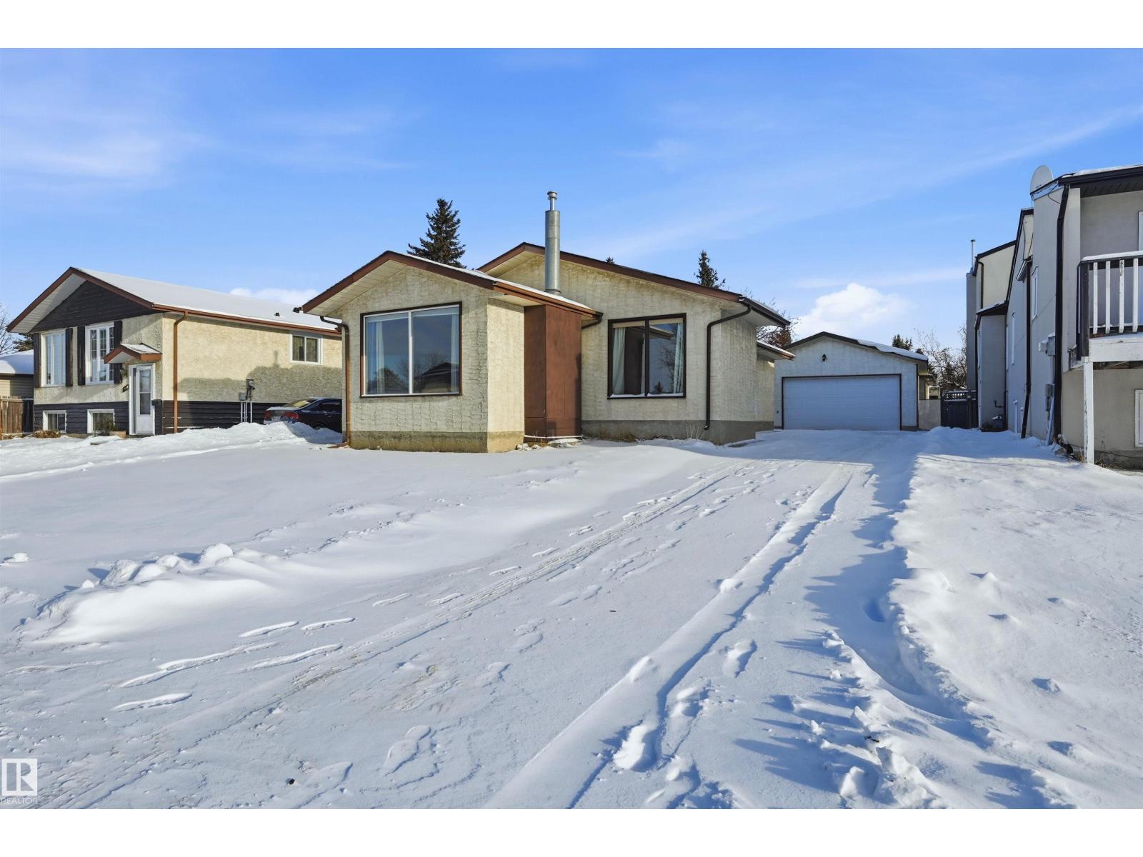 2007 49A ST NW, Edmonton