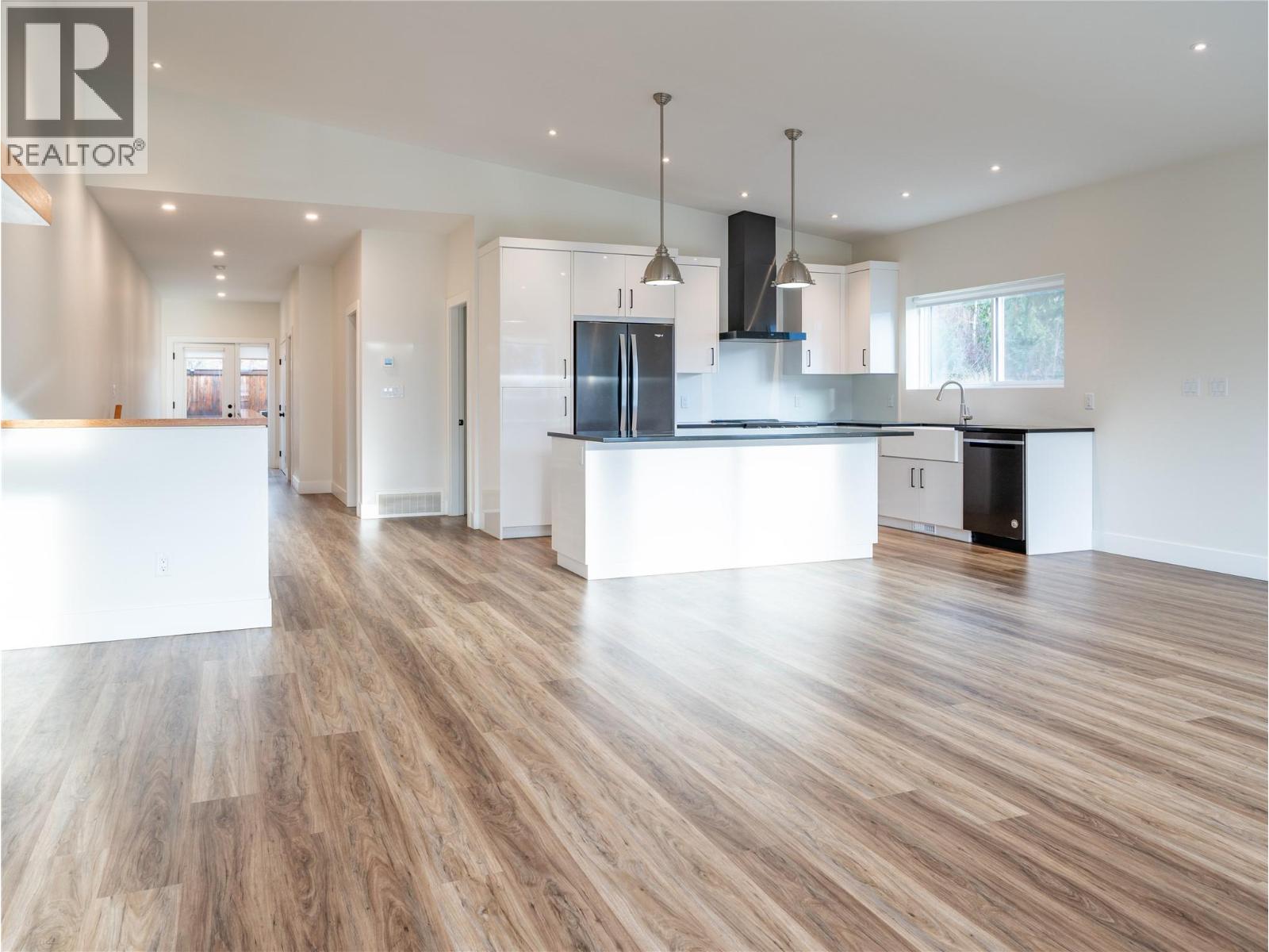 100 Track Street E Unit# B, Revelstoke