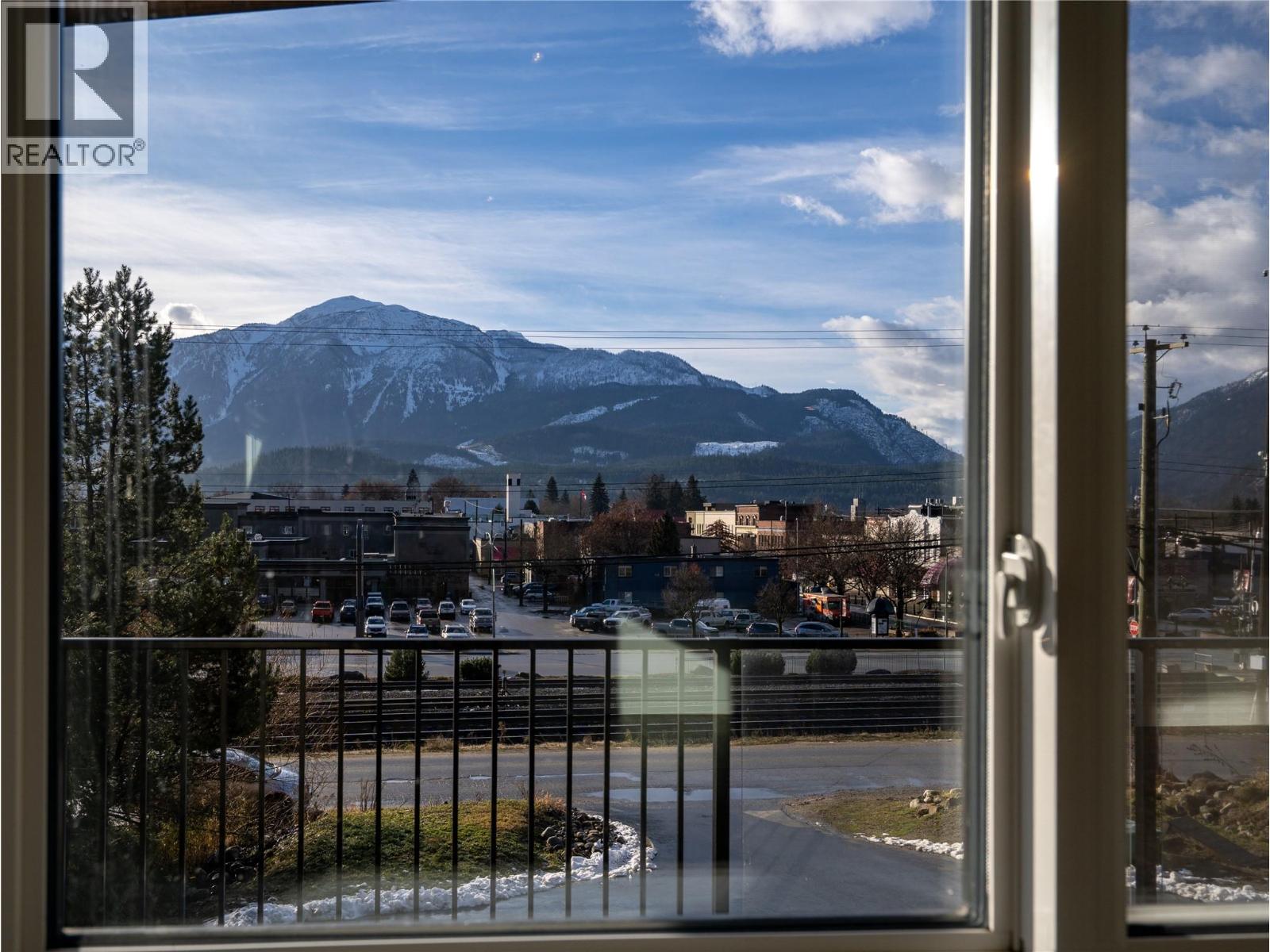 100 Track Street E Unit# B, Revelstoke